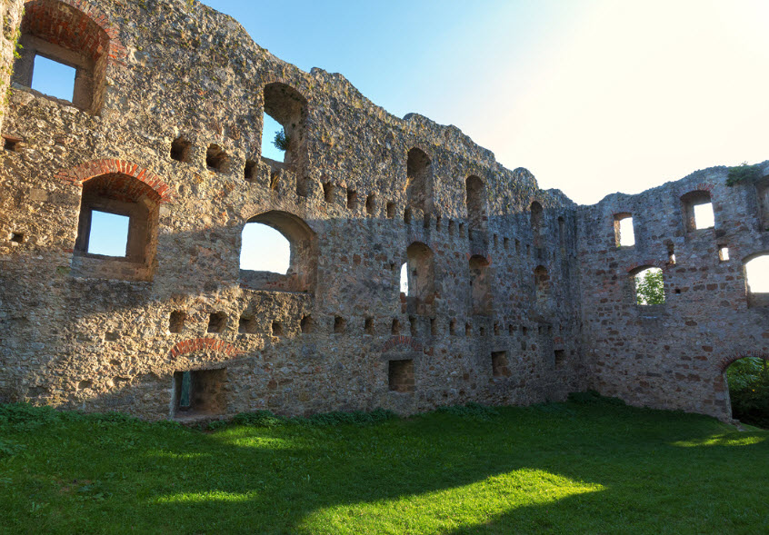 Burgruine Niedersulzbürg, Germany
